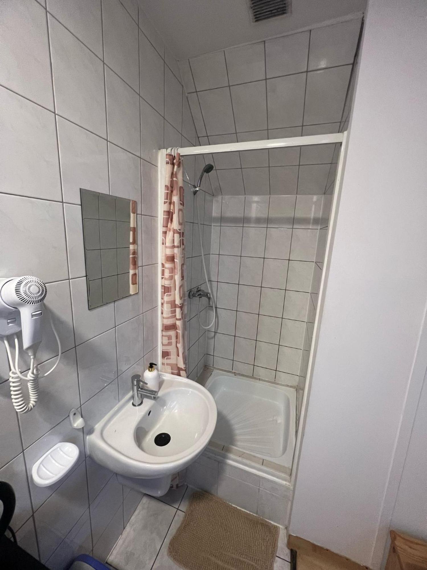 U Szermierzy Hostel Wroclaw Exterior photo